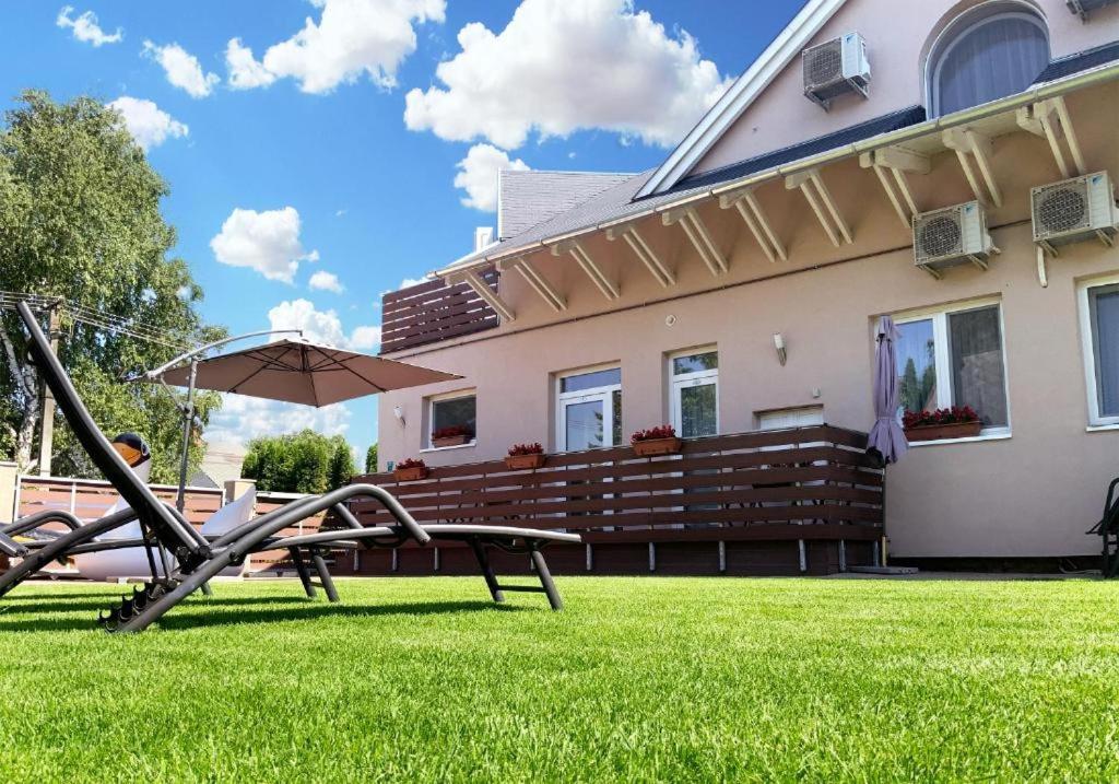 Topart Apartman I بالاتونفينيفيس المظهر الخارجي الصورة