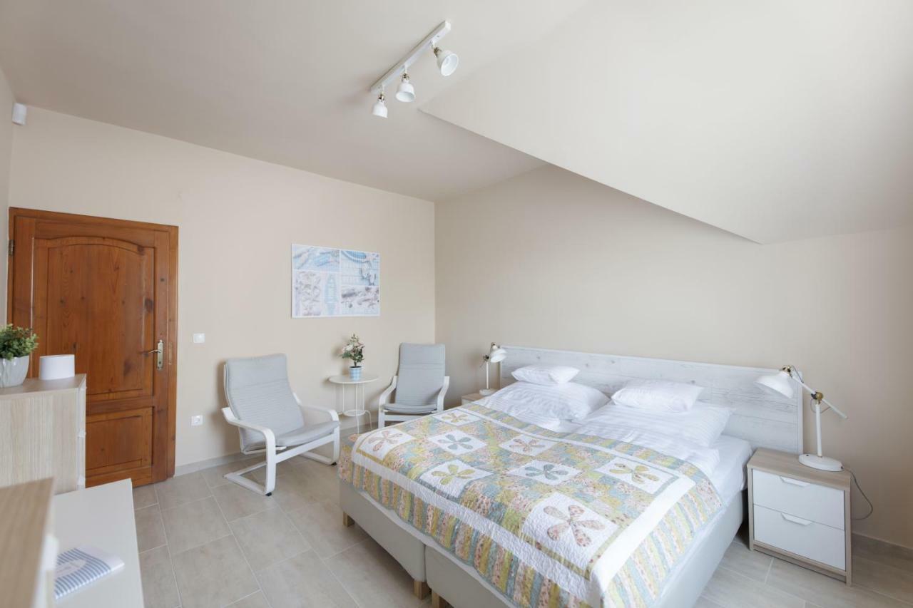 Topart Apartman I بالاتونفينيفيس المظهر الخارجي الصورة